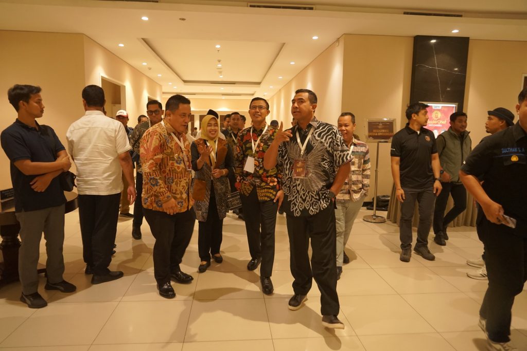 Kapolres Metro Bekasi Bersama Forkopimda Kab. Bekasi Hadiri Debat Publik Pertama Calon Bupati dan Wakil Bupati Kabupaten Bekasi 2024
