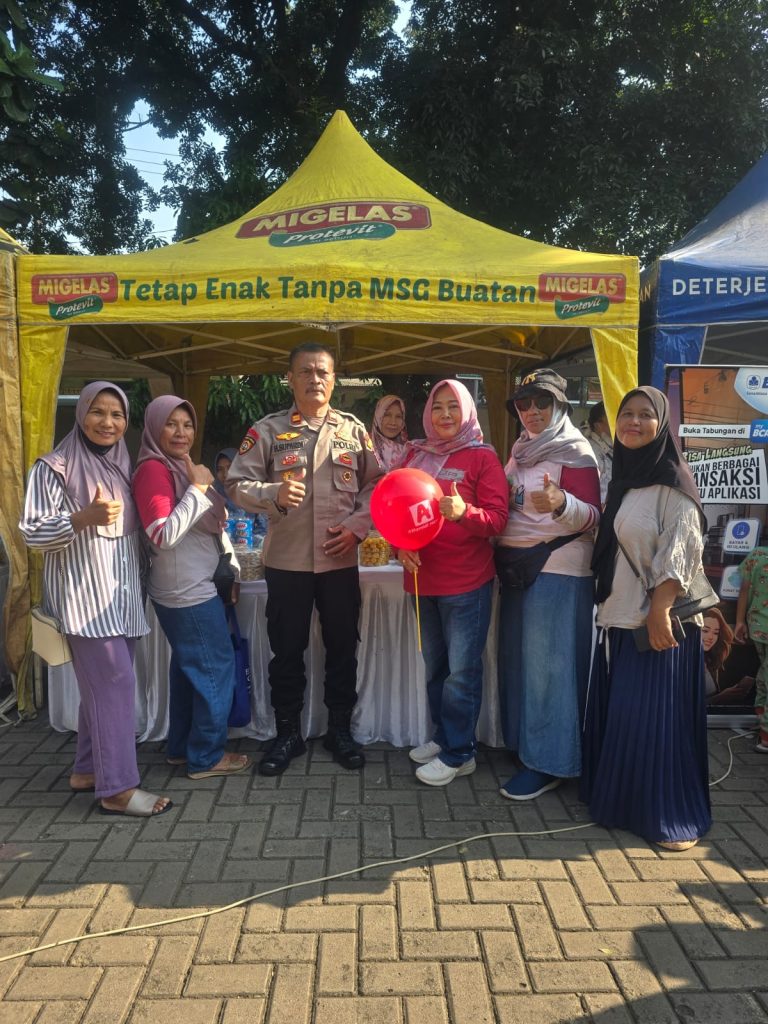 Polsek Bantar Gebang Monitoring Operasi Pasar Murah dan Sembako Murah di Sumurbatu
