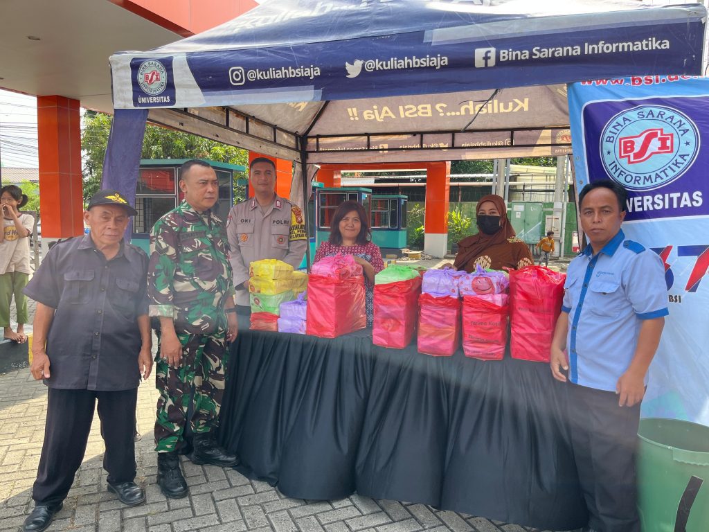 Polsek Bekasi Utara Tebar Berkah Ramadhan, Bagikan Takjil Gratis untuk Pengguna Jalan