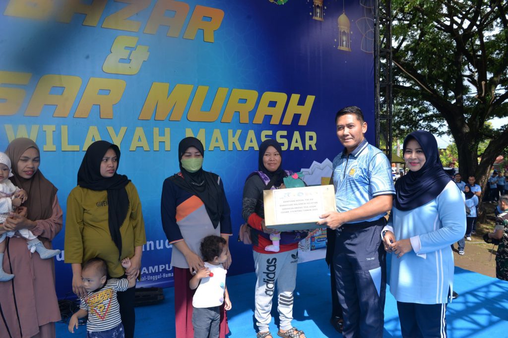 Dalam Rangka HUT Ke-79 TNI AU, Lanud Sultan Hasanuddin Gelar Bazar dan Pasar Murah