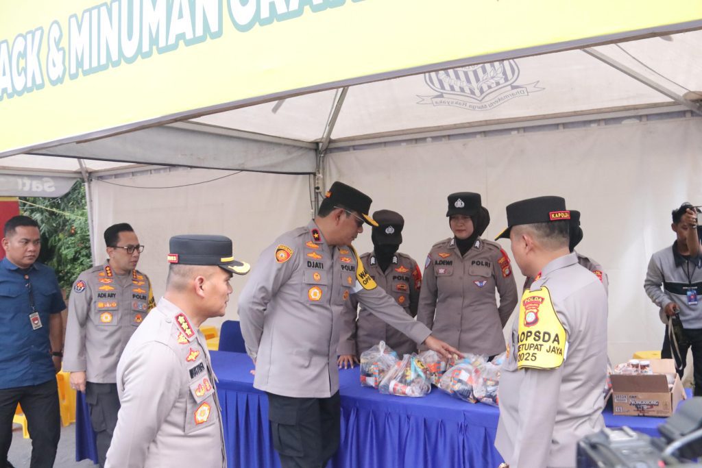 Kapolda Metro Jaya Tinjau Pos Pelayanan Terpadu di Kedung Waringin Bekasi untuk Pastikan Pemudik 2025 Lancar