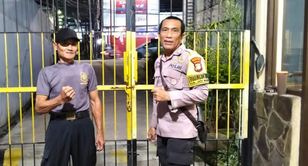 Sambang Bhabinkamtibmas Pos Security Melati 3 Kelurahan Jatiwarna