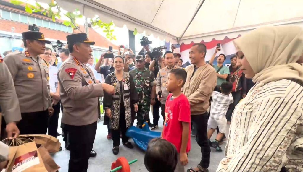 Kapolri Cek Langsung Pelayanan Arus Balik di Stasiun Tawang, Dorong Pemudik Gunakan Kereta Api
