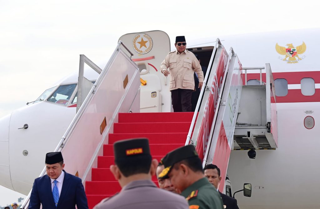 Panglima TNI Sambut Kedatangan Presiden RI Usai Lawatan ke Timur Tengah