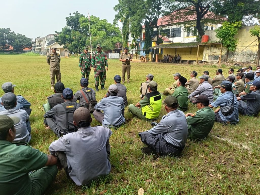 Penguatan Peran Linmas, Kecamatan Cikarang Barat Gelar Pembinaan Bersama TNI dan Polri