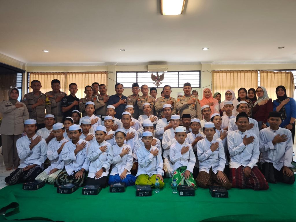 Jabat Kapolsek Bekasi Barat, AKP Wahyudi Gelar Tasyakuran dan Santunan Anak Yatim sebagai Wujud Syukur dan Kepedulian