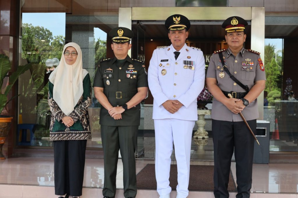 Kapolres Metro Bekasi Kota Hadiri Upacara Peringatan Hari Otonomi Daerah ke-29 Tahun 2025 Tingkat Kota Bekasi 