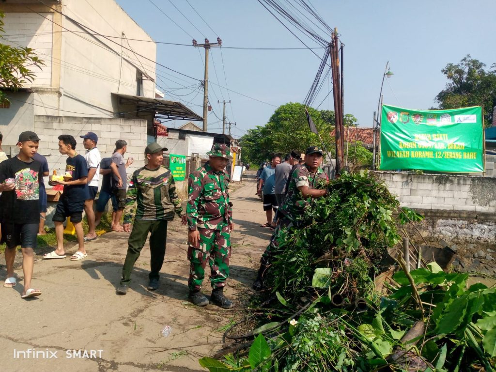 Aksi Babinsa Gelar Karya Bakti Koramil 12 Serangbaru