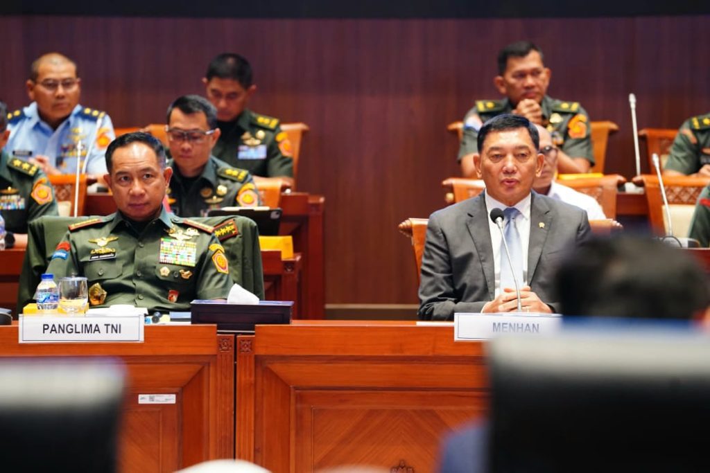 Dorong Kesejahteraan Prajurit, Menhan dan Panglima TNI Hadiri Rapat Kerja Bersama Komisi I DPR RI