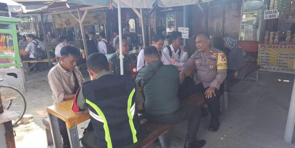 Bhabinkamtibmas Pembinaan dan Motivasi untuk Siswa SMK BKM 1 Bekasi