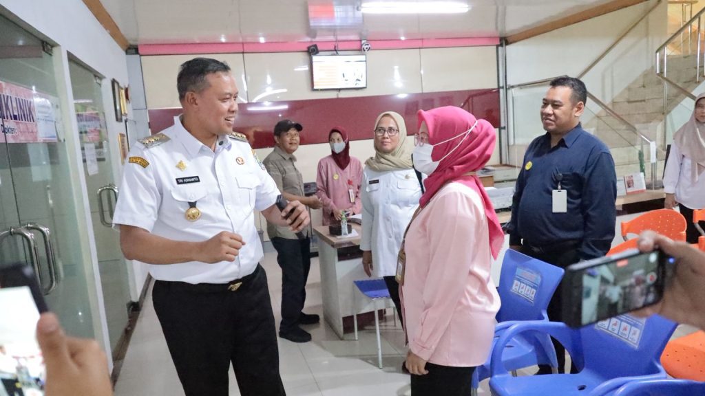 Wali Kota Bekasi Sidak RS Rawalumbu, Tuntut Pembayaran Gaji Nakes yang Tertunda