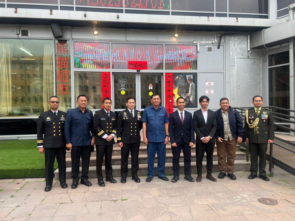 Raih Predikat Lulusan Terbaik, Perwira TNI AL Tuntaskan Pendidikan Military Educational and Scientific Center Of The Navy Russian Federation di Rusia