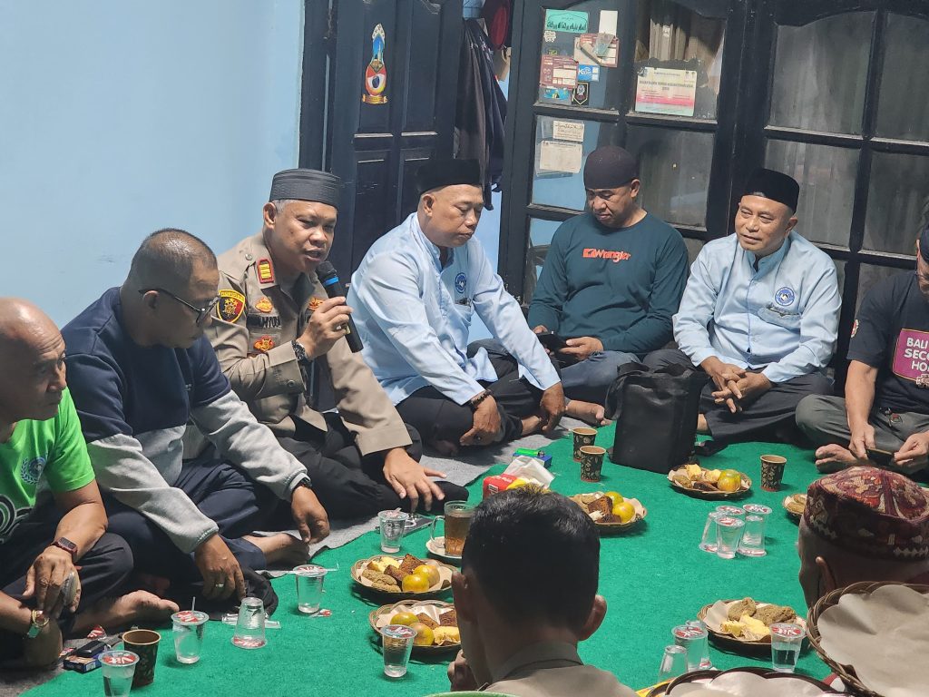 Jaga Kondusivitas, Kapolsek Bekasi Barat Gelar “Ngopi Kamtibmas” Bersama Paguyuban IKBC