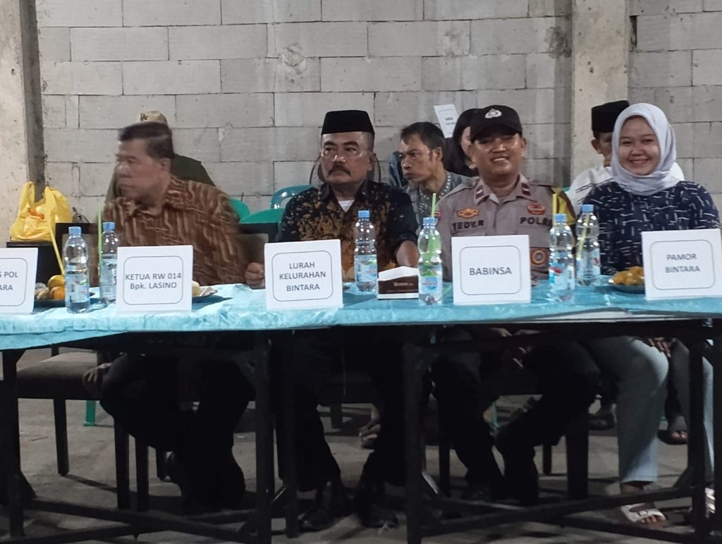 Bhabinkamtibmas Bekasi Barat Hadiri Pemilihan Ketua RT 04 RW 14 di Kelurahan Bintara