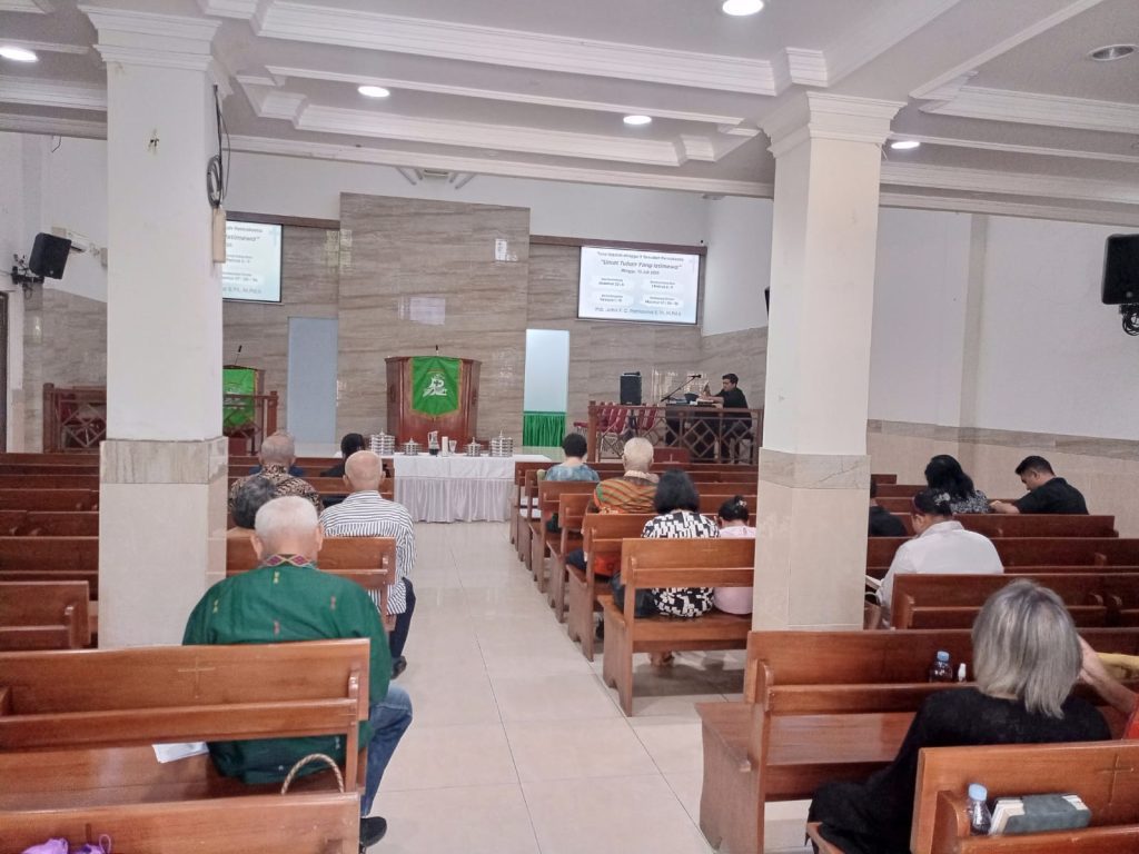 Jaga Kerukunan Umat, Polisi Bekasi Barat Amankan Ibadah di Gereja Kristen Jawa