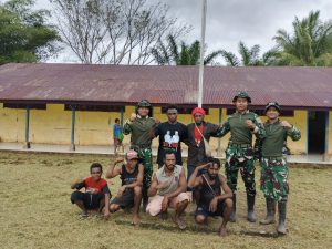Sambut HUT RI ke-80, Satgas Yonif 126/KC Gelar Karya Bakti di SD Kampung Umap