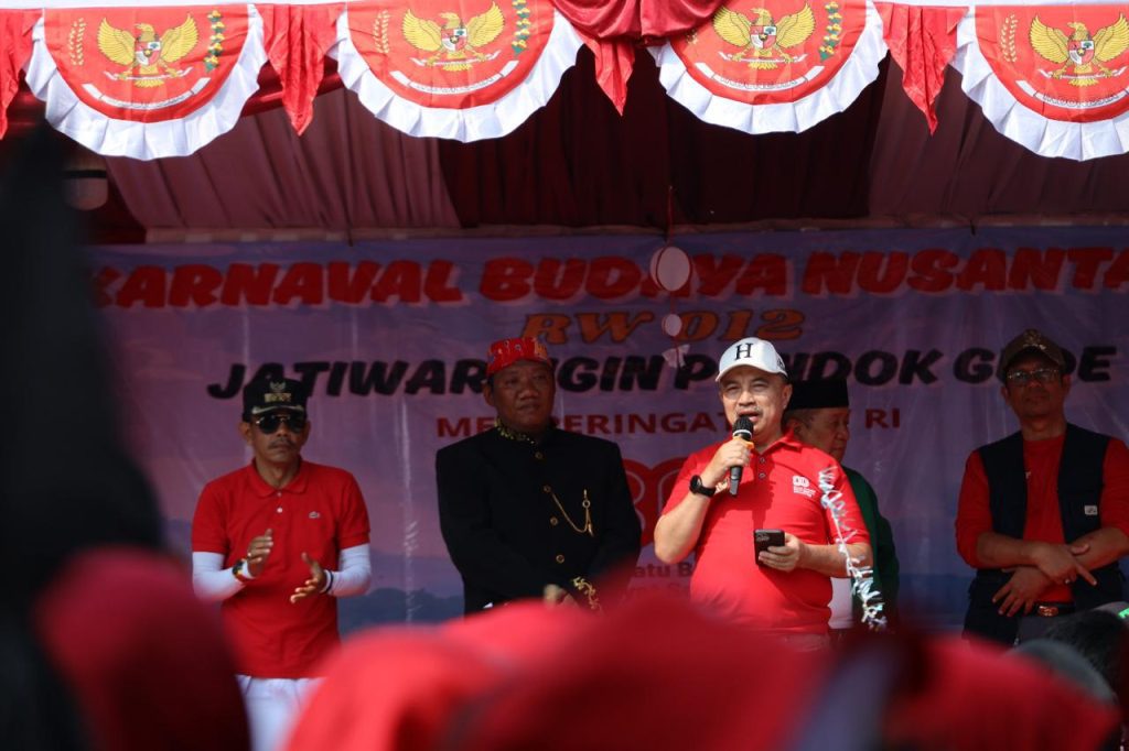 Peringati HUT Ke-80 RI, Jatiwaringin Gelar Karnaval Meriah, Wawali Ikut Keliling Kampung