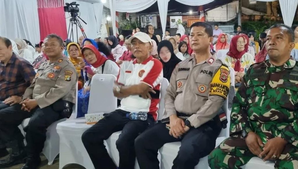 Polsek Bekasi Selatan Hadiri Malam Puncak Pentas Seni HUT RI ke-80 di Jakamulya