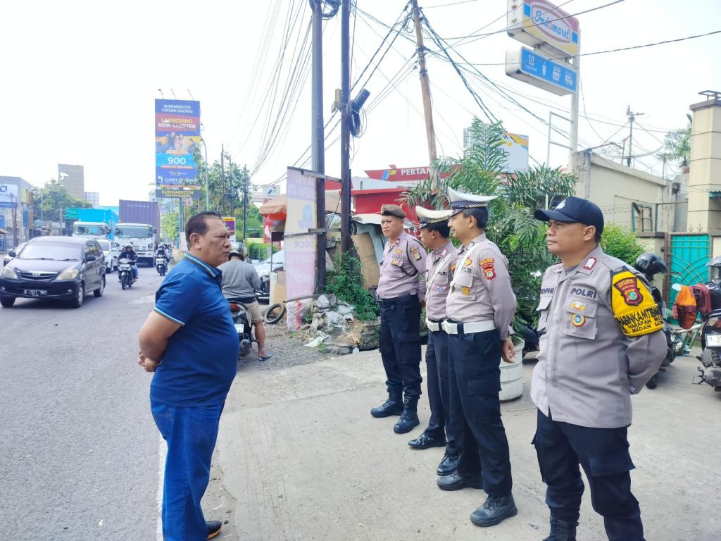 Antisipasi Pergerakan Massa, Polsek Medan Satria Gelar Apel Penyekatan di Perbatasan Jakarta-Bekasi