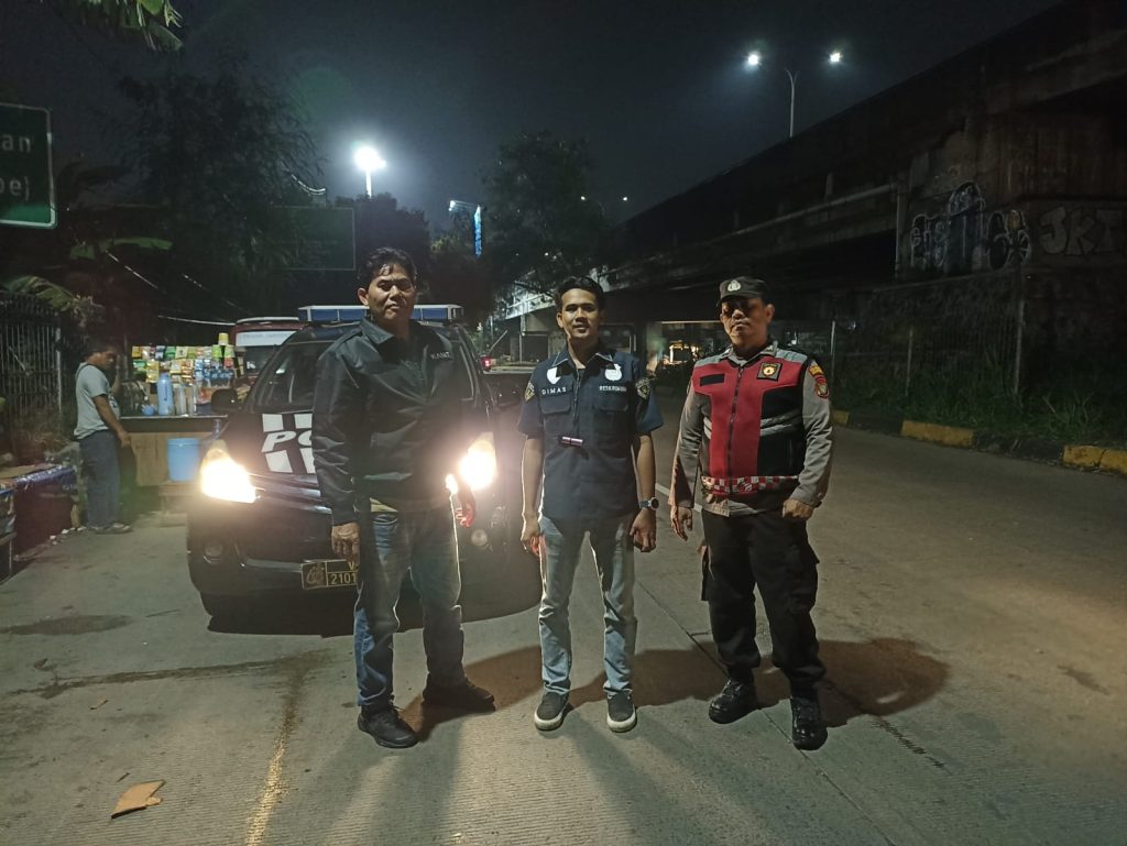 Polsek Pondok Gede Intensifkan Patroli Malam: Jaga Kondusivitas dan Antisipasi Guantibmas