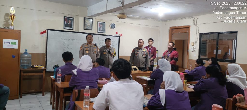 Polsek Pademangan Police Go To School di SMK Harapan Mulia, Sosialisasi Bahaya Kenakalan Remaja dan Narkoba