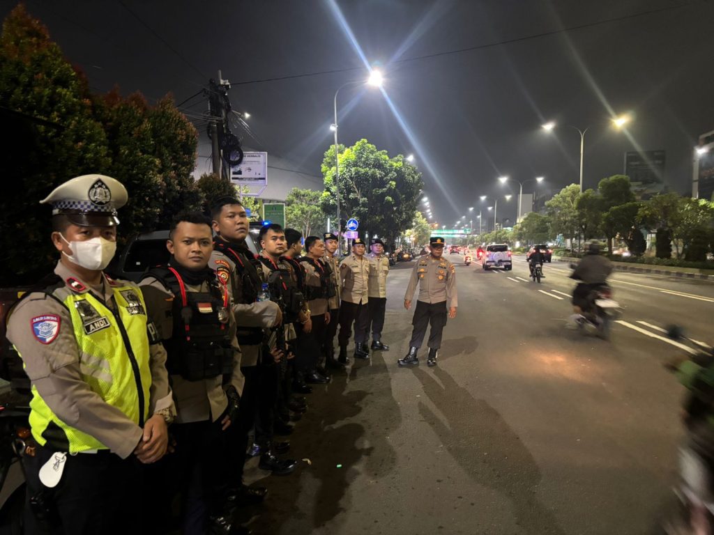 Cegah Kejahatan Jalanan, Polres Metro Bekasi Kota Gelar Patroli Malam Dini Hari