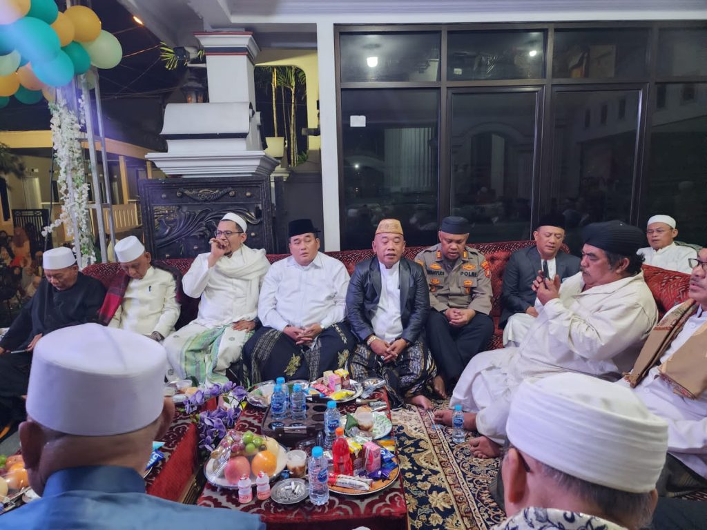 Pererat Silaturahmi, Kapolsek Bekasi Barat Hadiri Maulid Nabi di Perumahan Masnaga