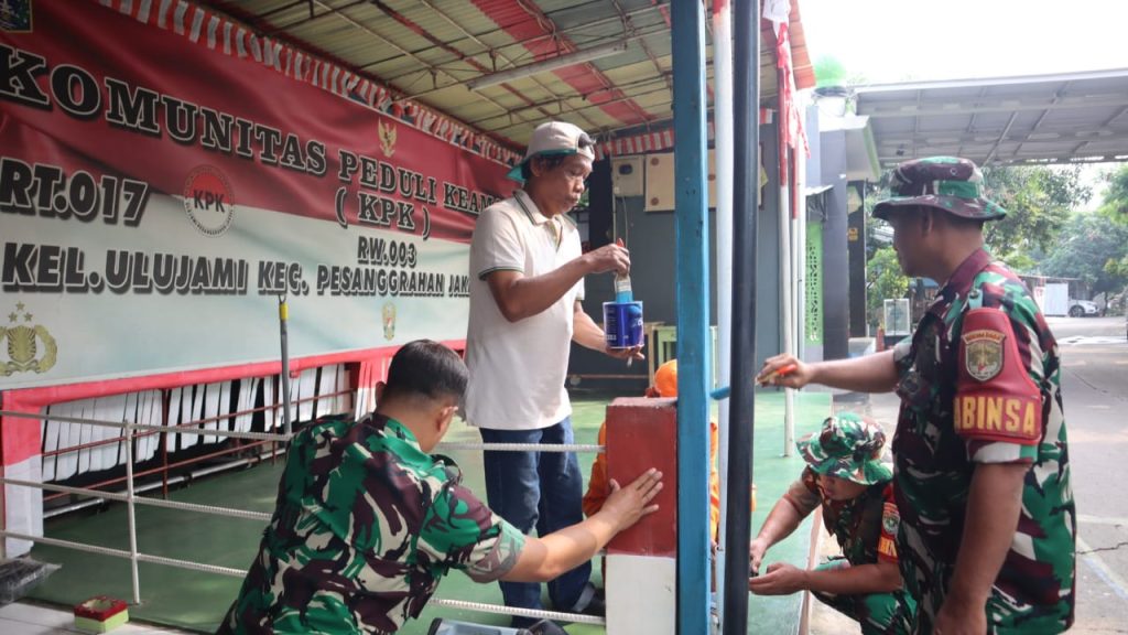 Bakti Teritorial Prima, Kodim 0504/JS Perbaiki Pos Kamling