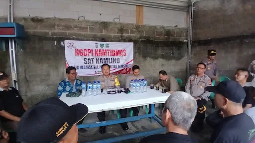 Ngopi Kamtibmas Berpadu Bakti Sosial, Kapolres Metro Bekasi Kota Jalin Kedekatan dengan Warga Medansatria