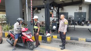 Pastikan Distribusi Tepat Sasaran, Polsek Jatisampurna Monitoring Penyaluran Makan Bergizi Gratis