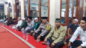Jalin Kedekatan dengan Tokoh Agama, Bhabinkamtibmas Medansatria Sisipkan Pesan Kamtibmas di Peringatan Maulid Nabi