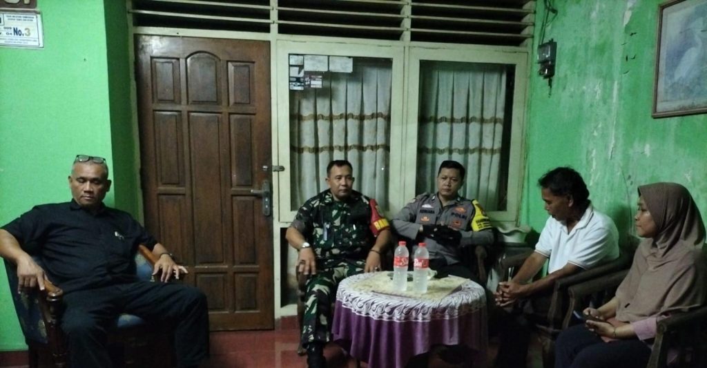 Tingkatkan Sinergi Tiga Pilar, Babinsa dan Bhabinkamtibmas Grogol Utara Dorong Pengaktifan Pos Ronda