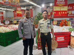 Jaga Kemitraan dengan Sekuriti, Bhabinkamtibmas Bintara Patroli Dialogis di Superindo