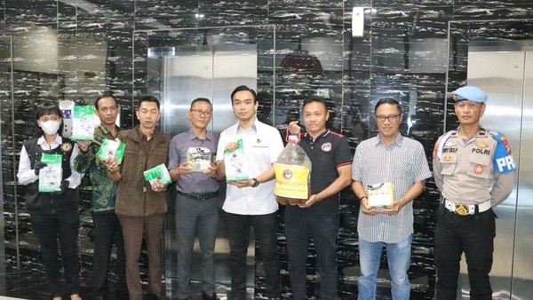 Polres Metro Jakarta Barat Musnahkan 18,5 Kg Sabu hingga Bibit Sinte, Amankan 8 Tersangka Termasuk WNA Iran