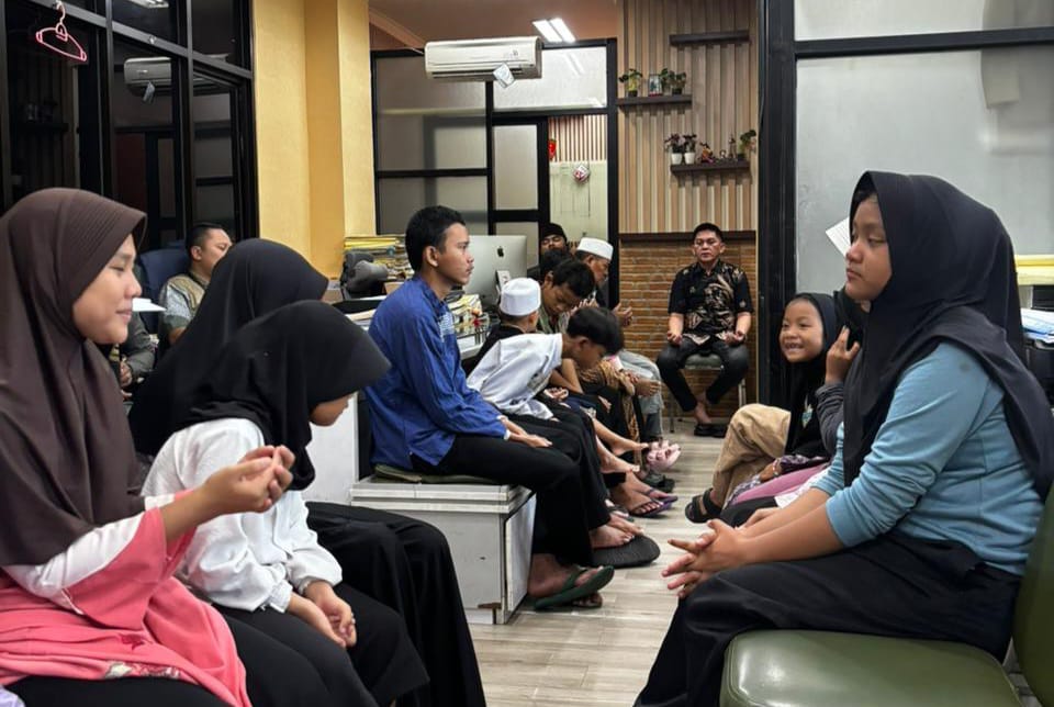 Satreskrim Polres Metro Jakpus Gelar Pengajian dan Santunan Anak Yatim