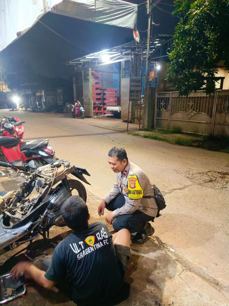 Jaga Lingkungan Aman, Bhabinkamtibmas Sumurbatu Ajak Warga Aktifkan Kembali Siskamling