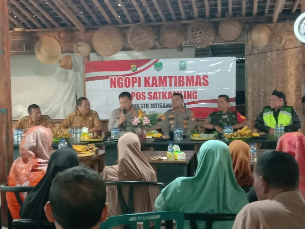 Kapolres Metro Bekasi Kota Gelar Ngopi Kamtibmas: Serap Aspirasi Warga Jatisampurna, Janji Tindak Tegas Pelaku Tawuran