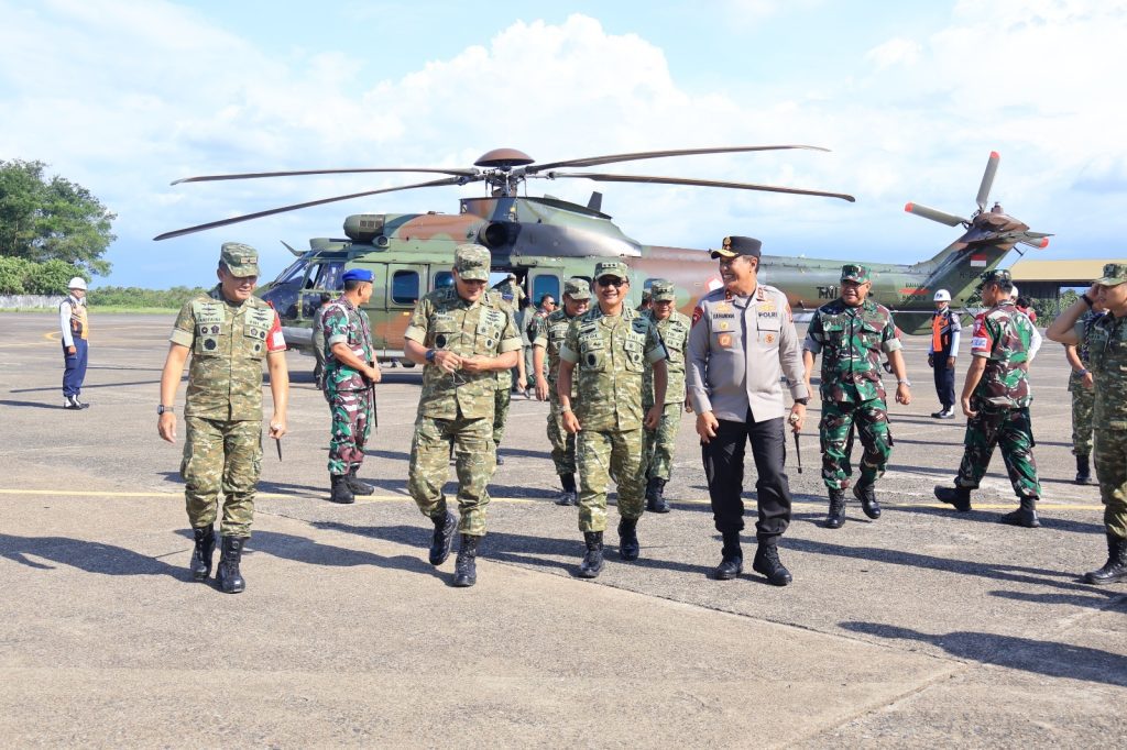 Danlanud Sultan Hasanuddin Sambut Kunjungan Kerja Wakasau Ke Sulsel