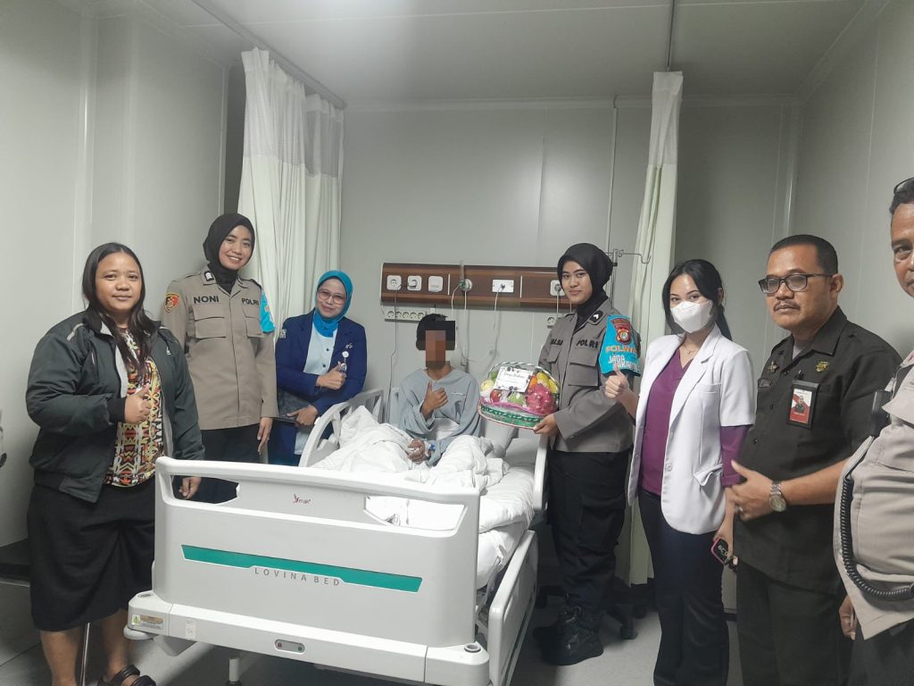 Aksi Empati “POLWAN JAGA JAKARTA” Polres Metro Jakarta Pusat Usai Ledakan di SMAN 72 Kelapa Gading