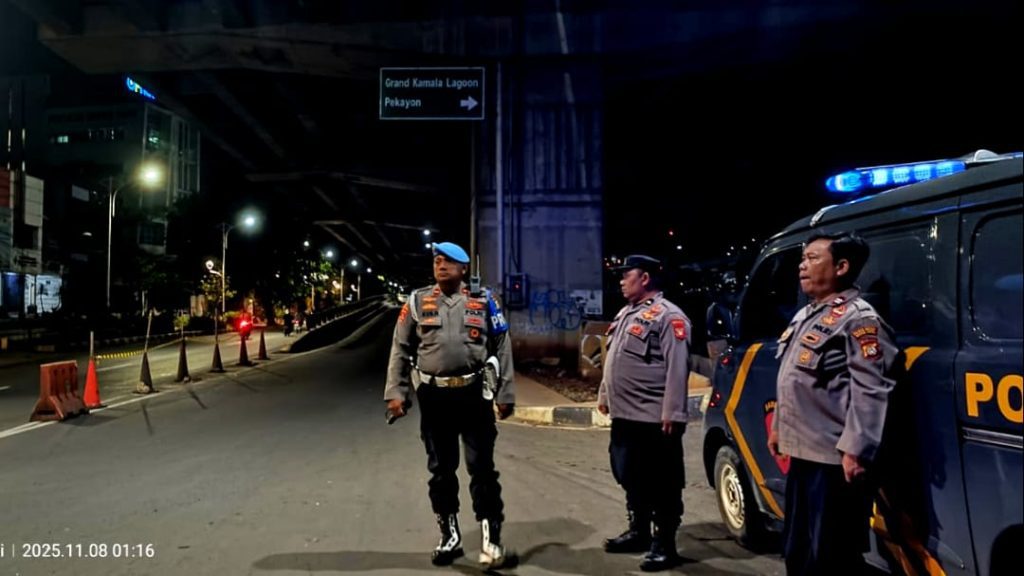 Polsek Bekasi Selatan Gelar Patroli Skala Besar, Wujud Pelayanan Polri Hadir Jaga Kamtibmas