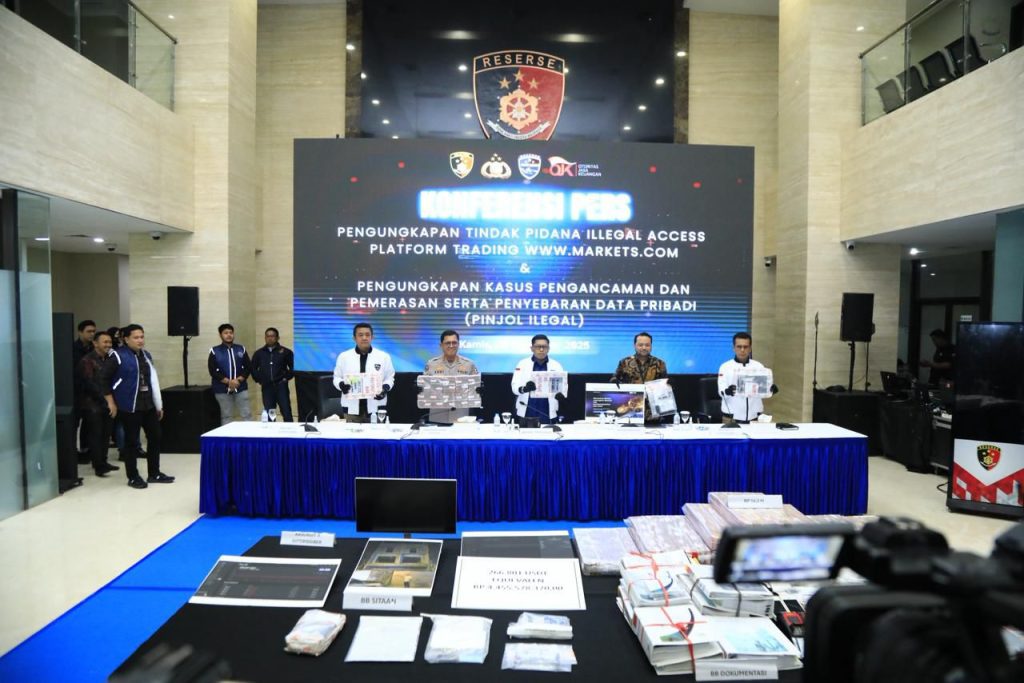 BARESKRIM POLRI TANGKAP WNI PEMBOBOL PLATFORM TRADING INTERNATIONAL MARKETS.COM, RUGIKAN PERUSAHAAN RP6,67 MILIAR