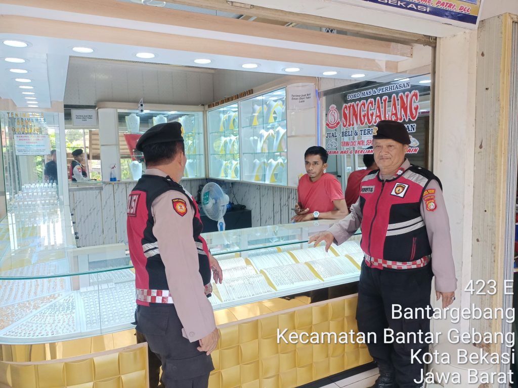 POLSEK BANTAR GEBANG GELAR PATROLI JALAN KAKI ANTISIPASI GUANTIBMAS