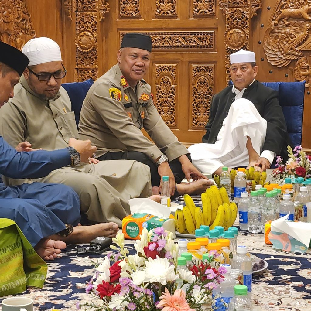 Silaturahmi Kamtibmas, Kapolsek Bekasi Barat Hadiri Maulid Nabi Muhammad SAW di Masjid Al-Makmur Bintara Jaya