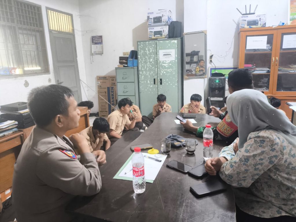 Sinergi Tiga Pilar Jatiasih Masuk Sekolah, Beri Arahan OSIS SMK Bina Insan Kamil Cegah Bullying dan Tawuran