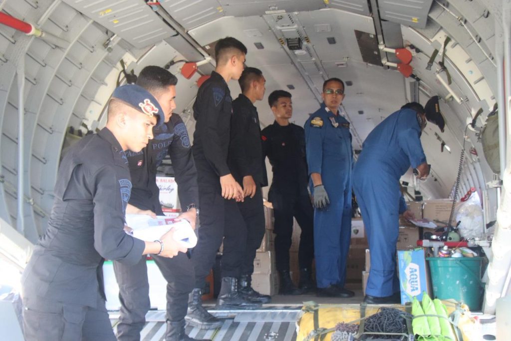 2,5 Ton Logistik dan RON Bantuan Mabes Polri untuk Aceh Tiba di Bandara SIM