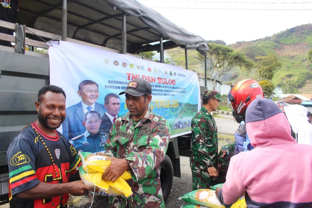 Gerakan Pangan Murah Kodim 1714/Puncak Jaya, Wujud Kepedulian Untuk Stabilitas Harga Beras