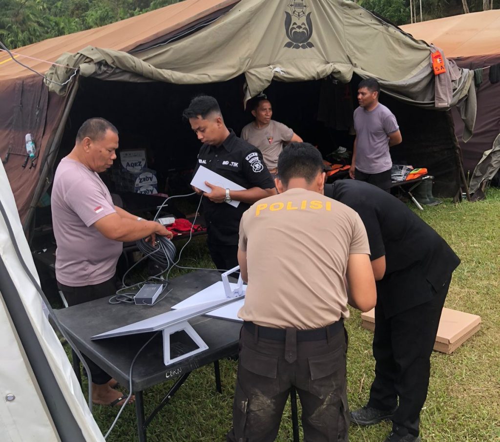 Jaringan Internet Polri Hadir di 76 Titik Bencana: Menghubungkan Harapan, Mengobati Rindu