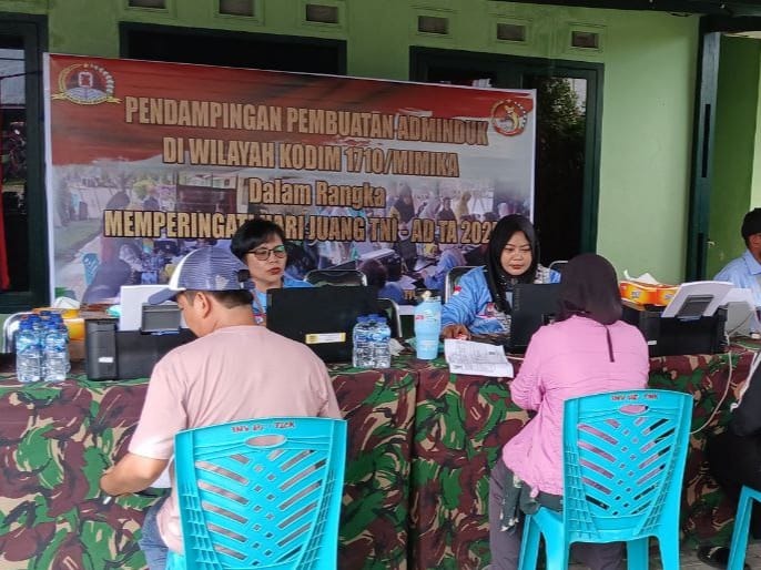 Kodim 1710/Mimika Gelar Pendampingan Pembuatan Adminduk Dalam Rangka Hari Juang TNI AD