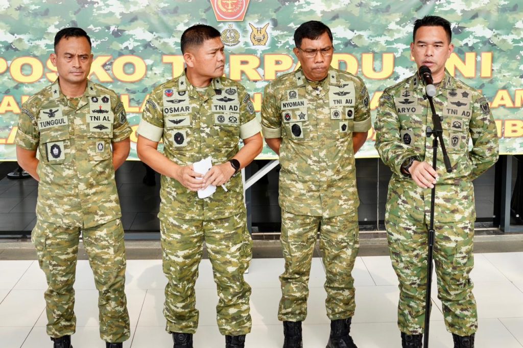 Dari Udara, Laut, dan Darat, TNI Maksimalkan Seluruh Kekuatan untuk Rakyat Terdampak Bencana