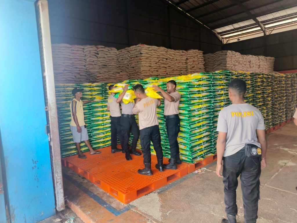 Satgas Pengendalian Harga Beras Lepas Penyaluran 827,5 Ton Beras SPHP di Papua Raya, Polri Pastikan Ketersediaan Aman Jelang Natal dan Tahun Baru